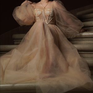 Puffy sleeve sweet heart neckline